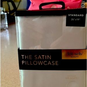 kit-sch Beauty Standard size Satin Pillowcase-Silver NIB